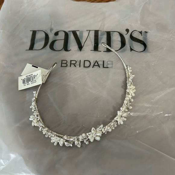 David’s Bridal Crown - Picture 4 of 4